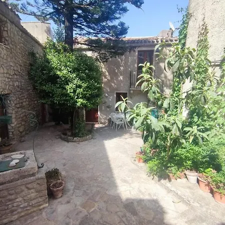 Cortile Via Sales 11 Апартаменты *